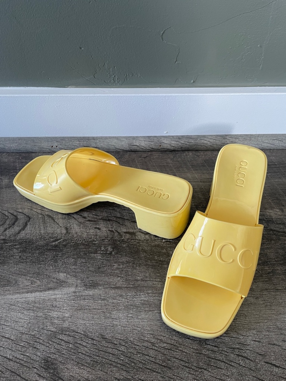 Gucci Yellow Heeled Slide Mules 🐣 - Picture 8 of 16